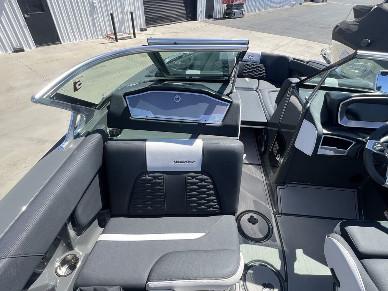 2021 Mastercraft X24