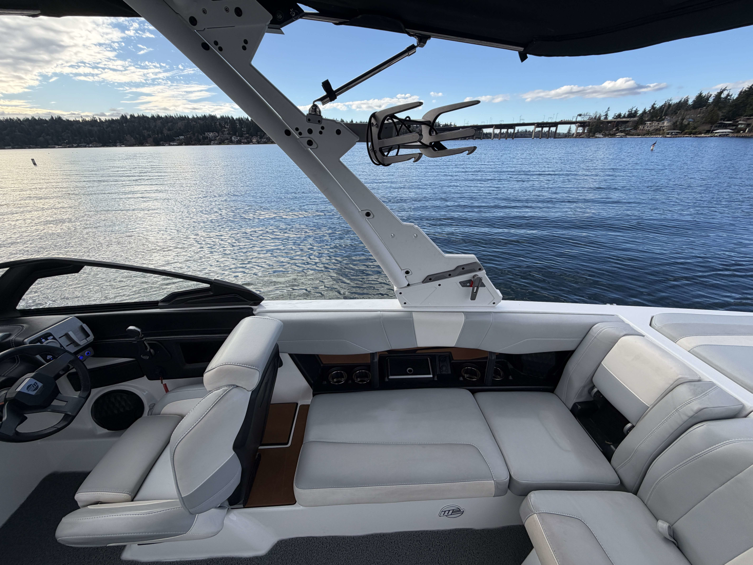 2024 Malibu 22 LSV