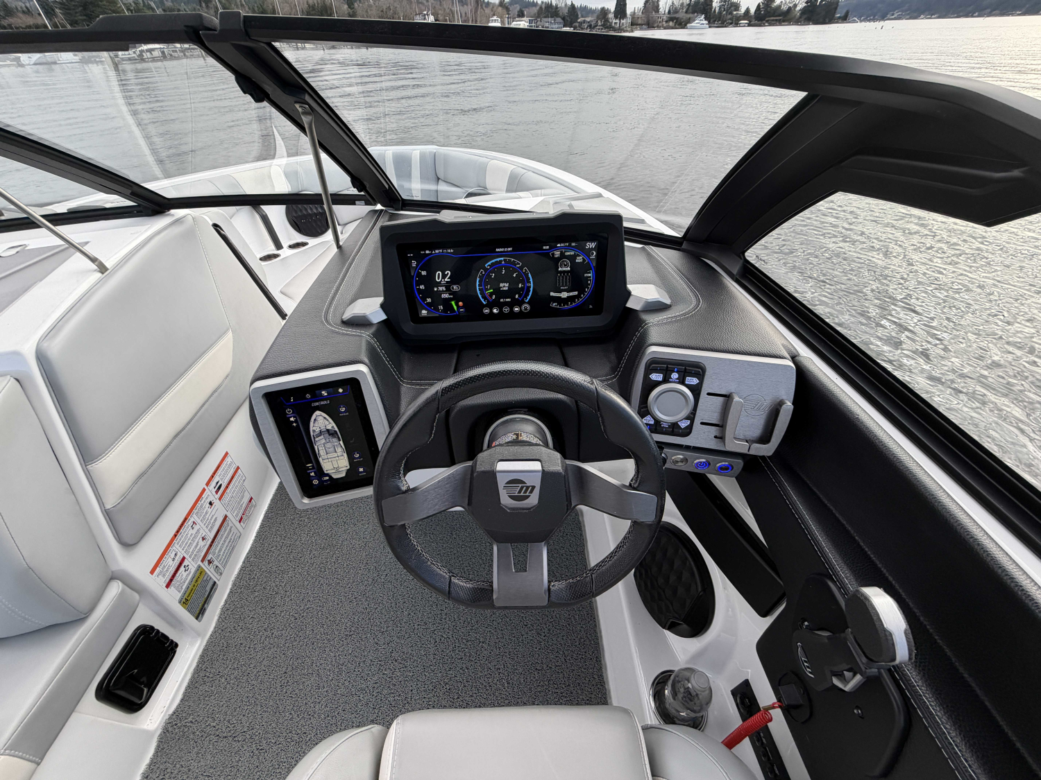 2024 Malibu 22 LSV