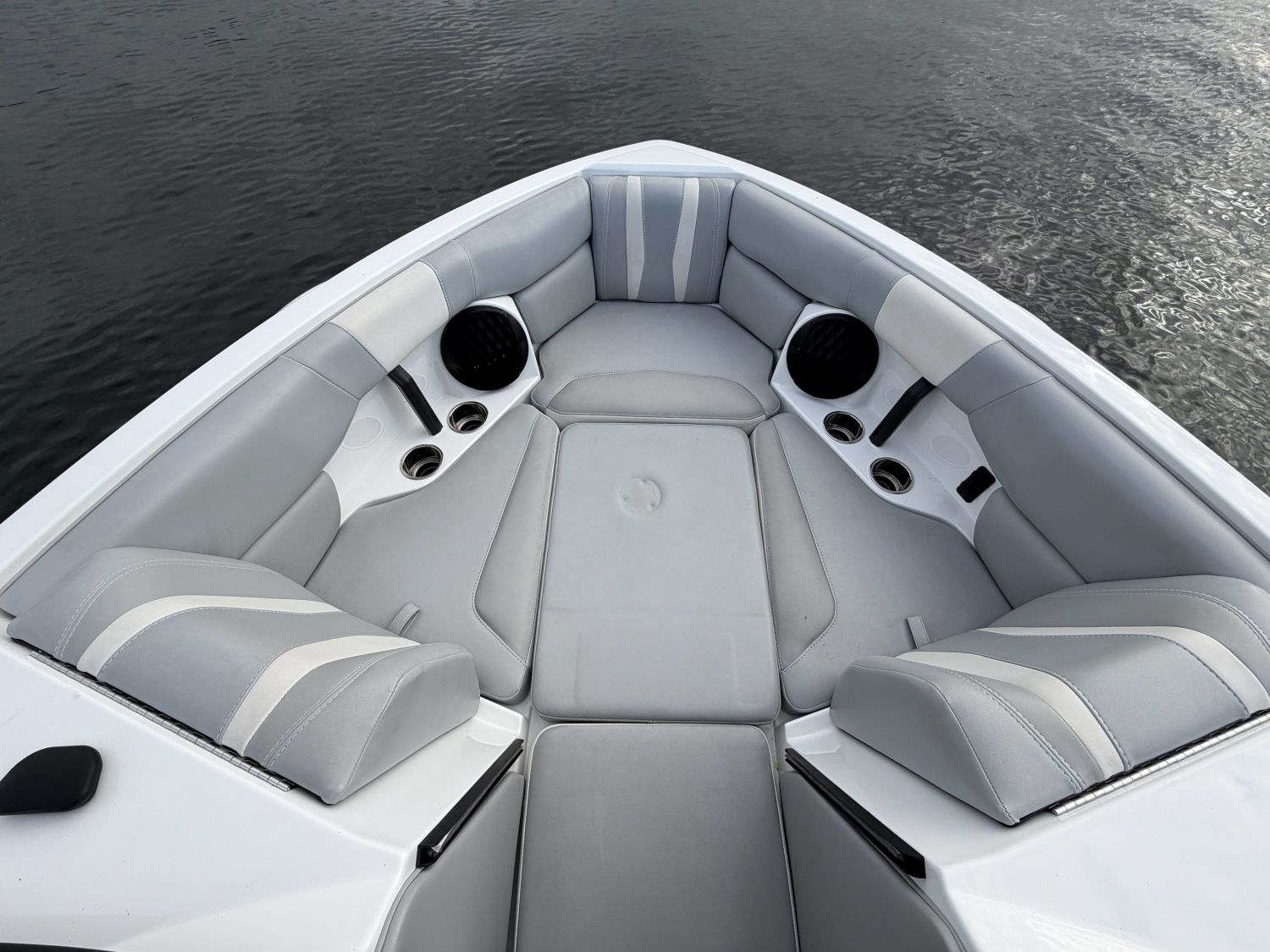 2024 Malibu 22 LSV