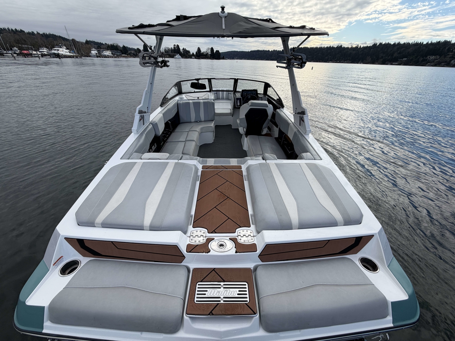 2024 Malibu 22 LSV