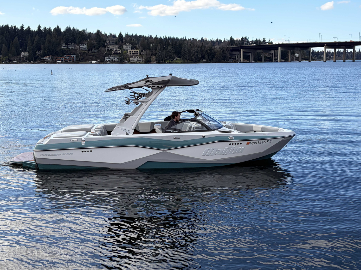 2024 Malibu 22 LSV