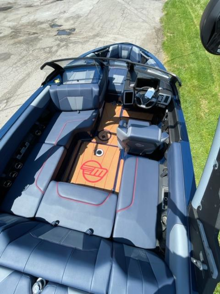 2023 Malibu Boats Wakesetter VTX for sale in , 
