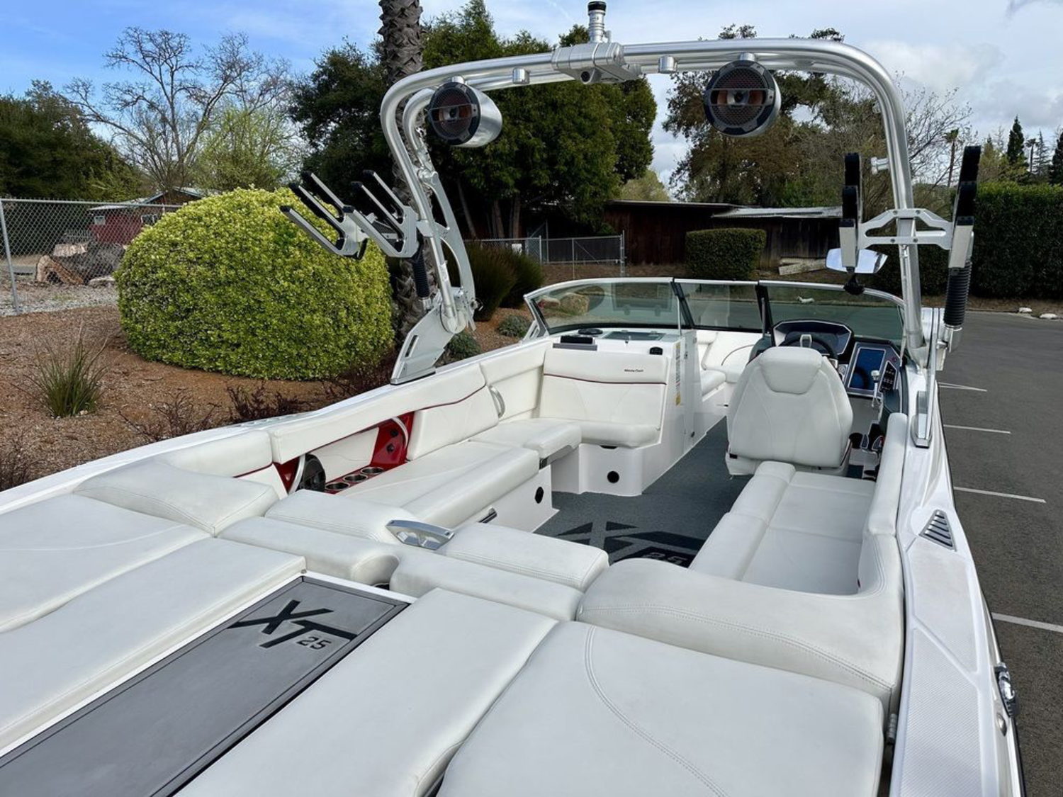 2020 Mastercraft XT25