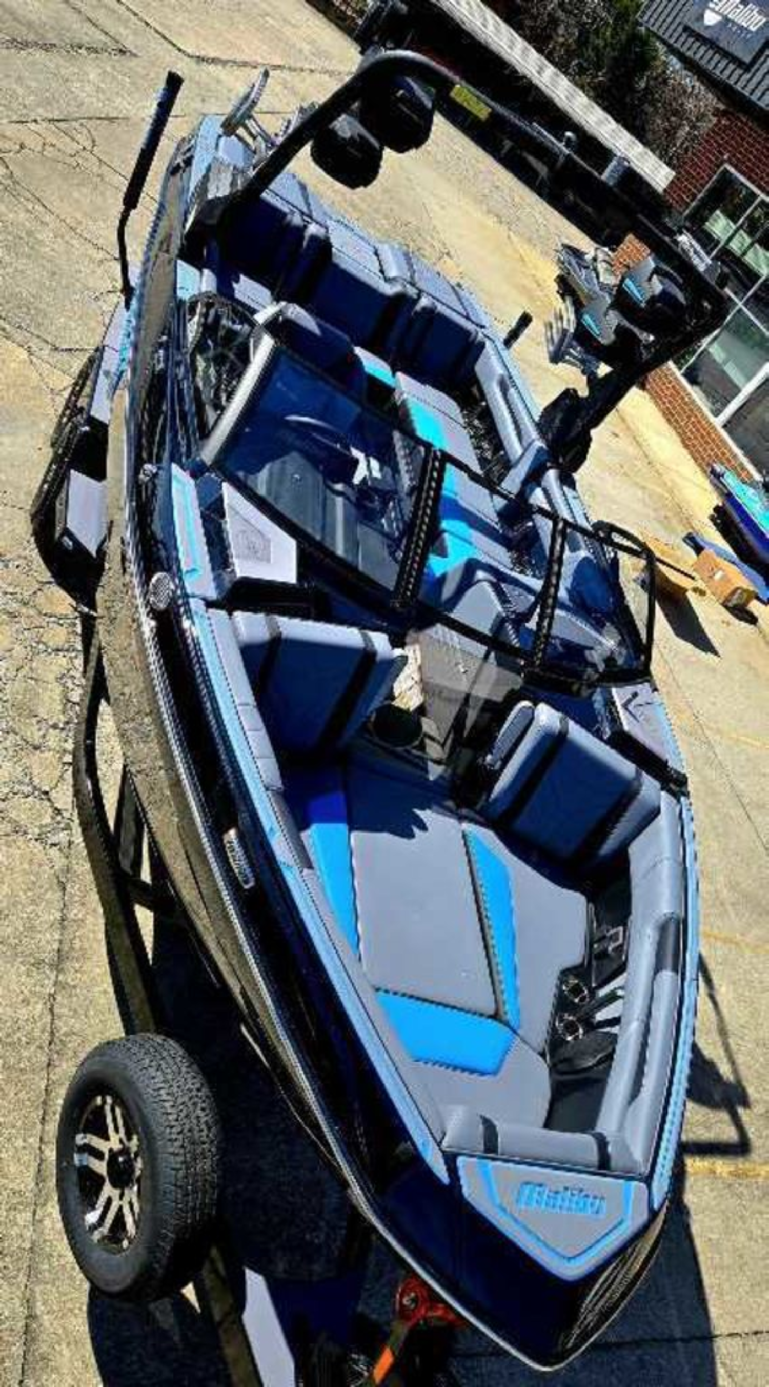 2025 Malibu Boats Wakesetter 25 LSV