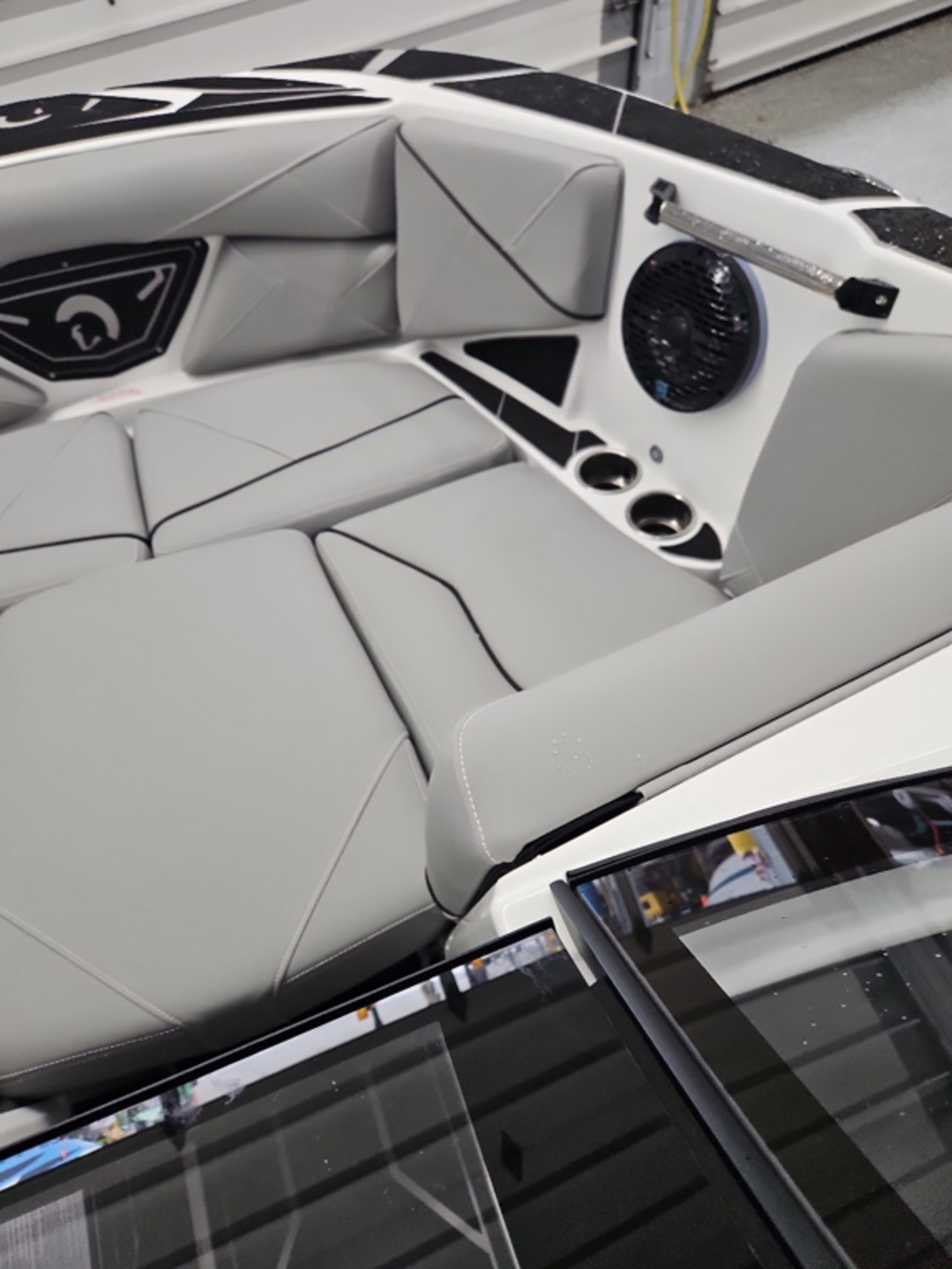 2025 Centurion NV213