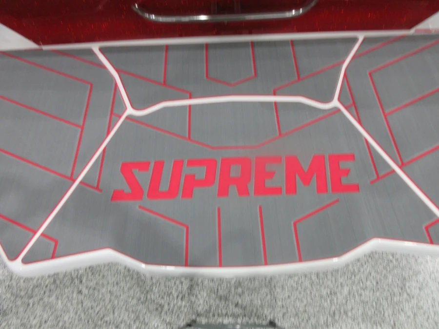 2024-supreme-s220-95967-image12