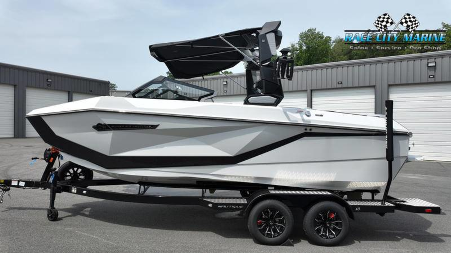 2025 Nautique G21