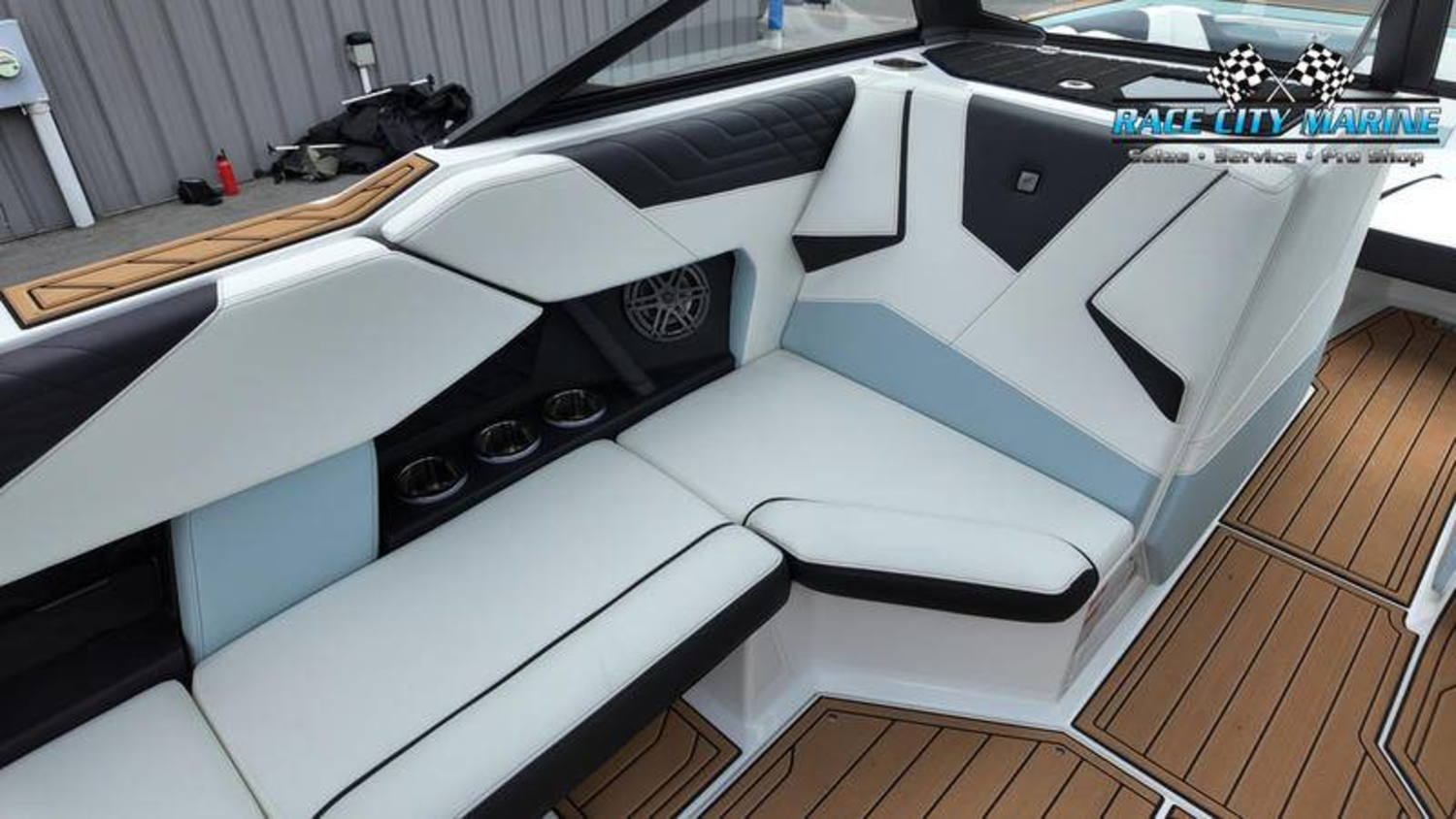2025 Nautique S23