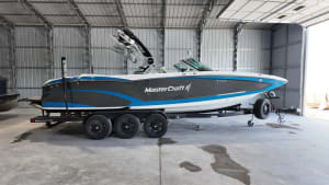 2018-mastercraft-x26-96096-image1