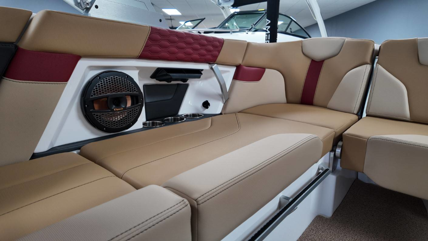 2025 Mastercraft XT22