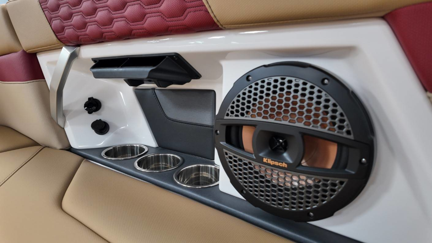 2025 Mastercraft XT22