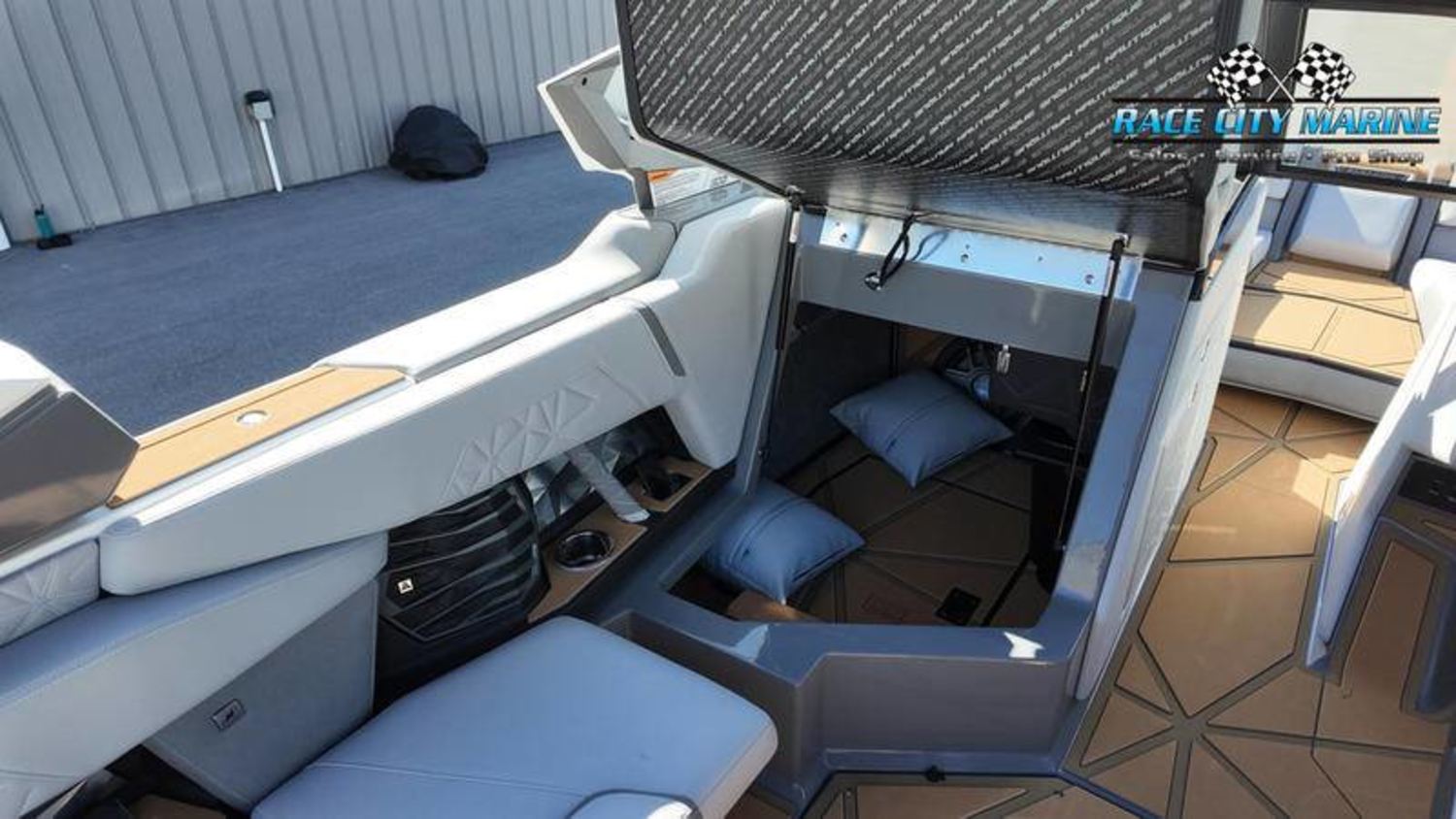 2025 Nautique Paragon 23