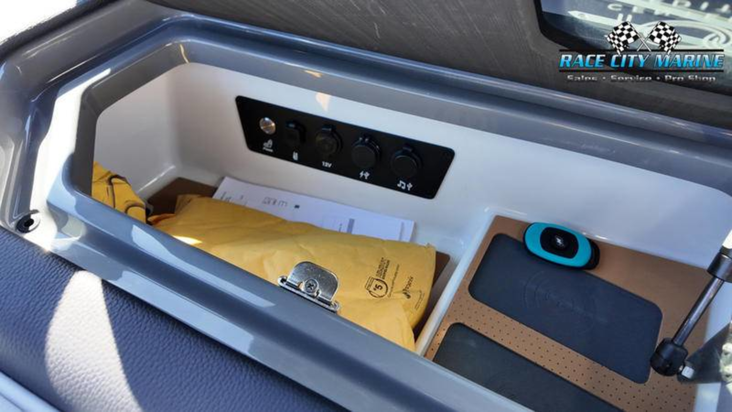 2025 Nautique Paragon 23