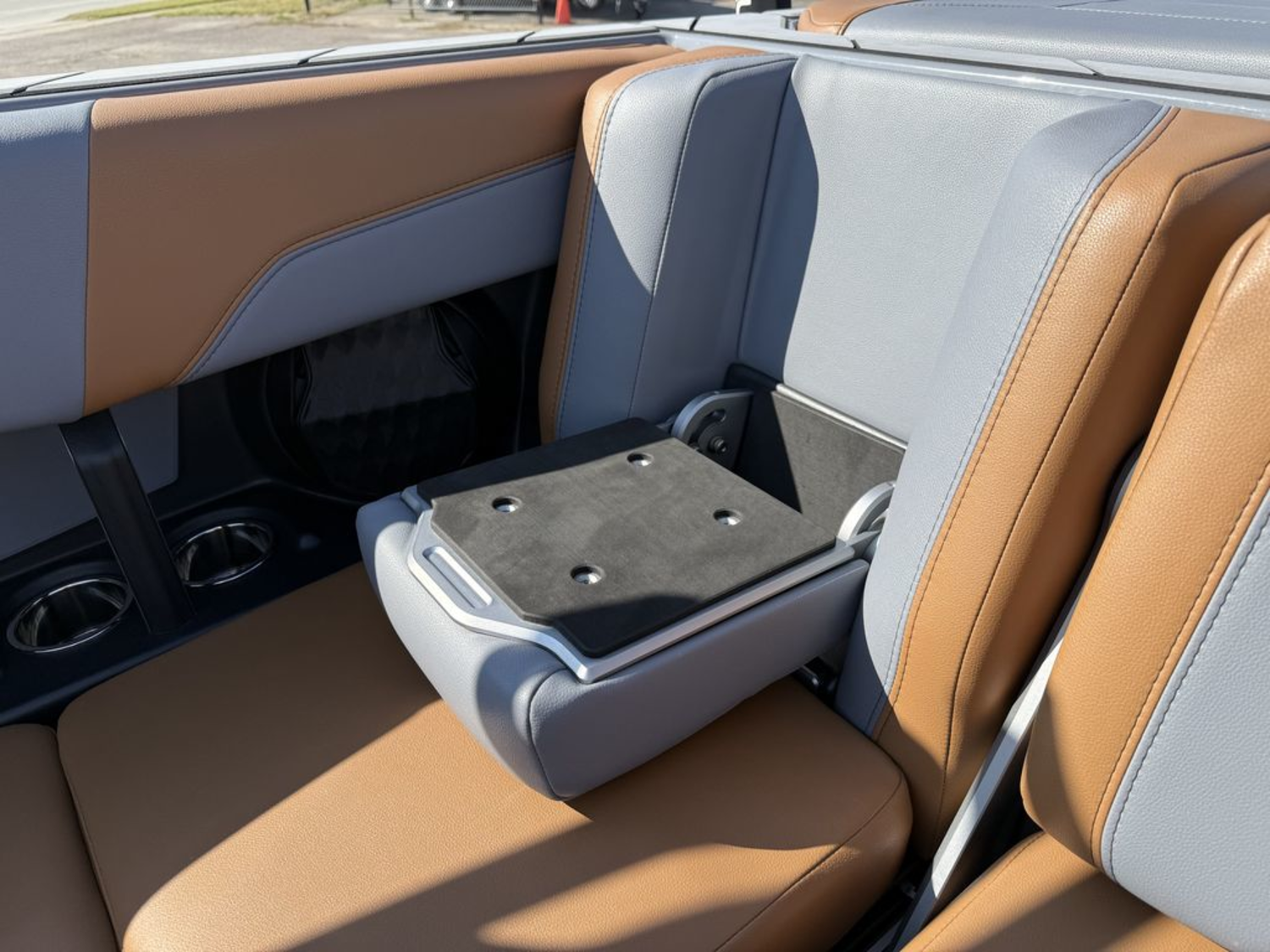 2023 Malibu Boats 25 LSV