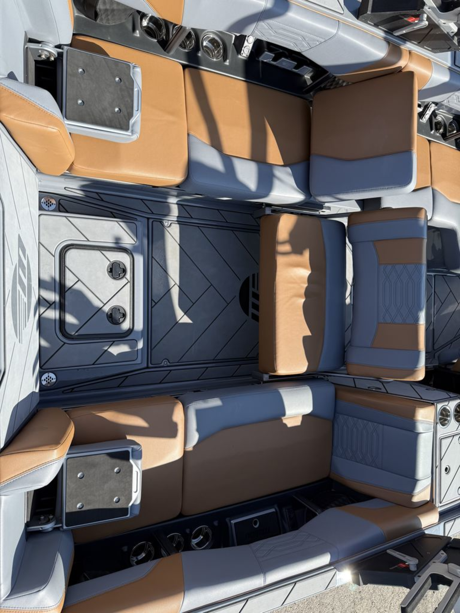 2023 Malibu Boats 25 LSV