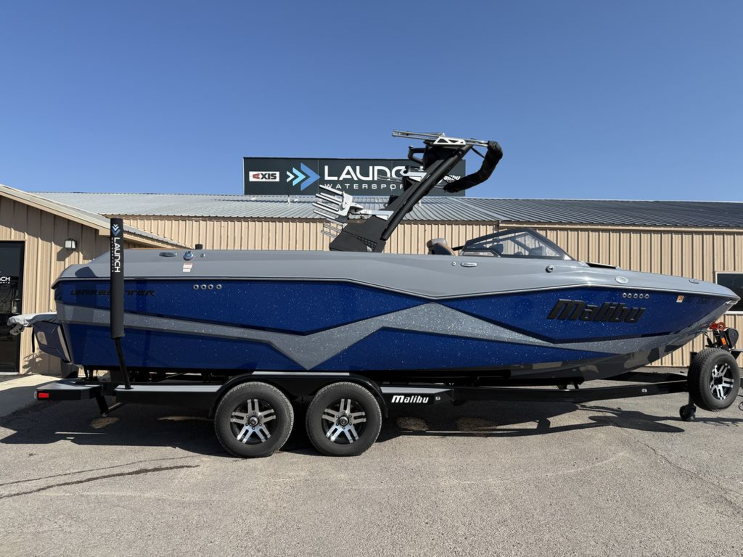 2023 Malibu Boats 25 LSV