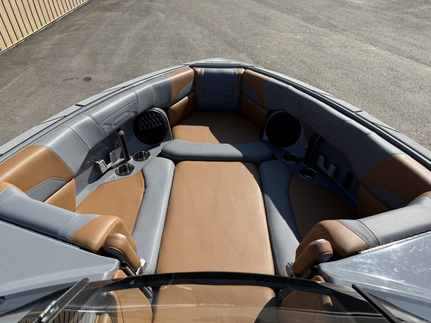 2023 Malibu Boats 25 LSV