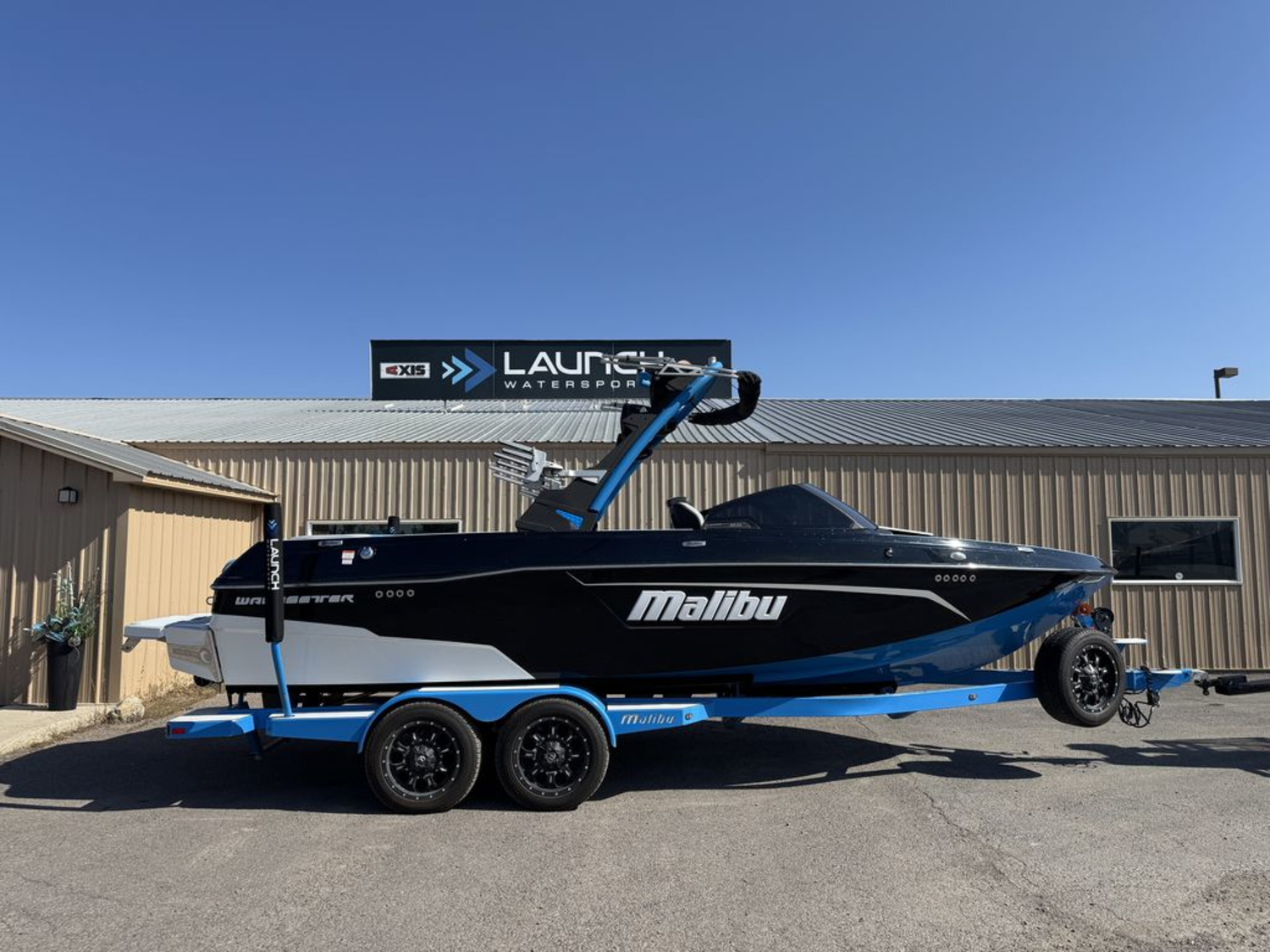 2022 Malibu Boats 23 LSV