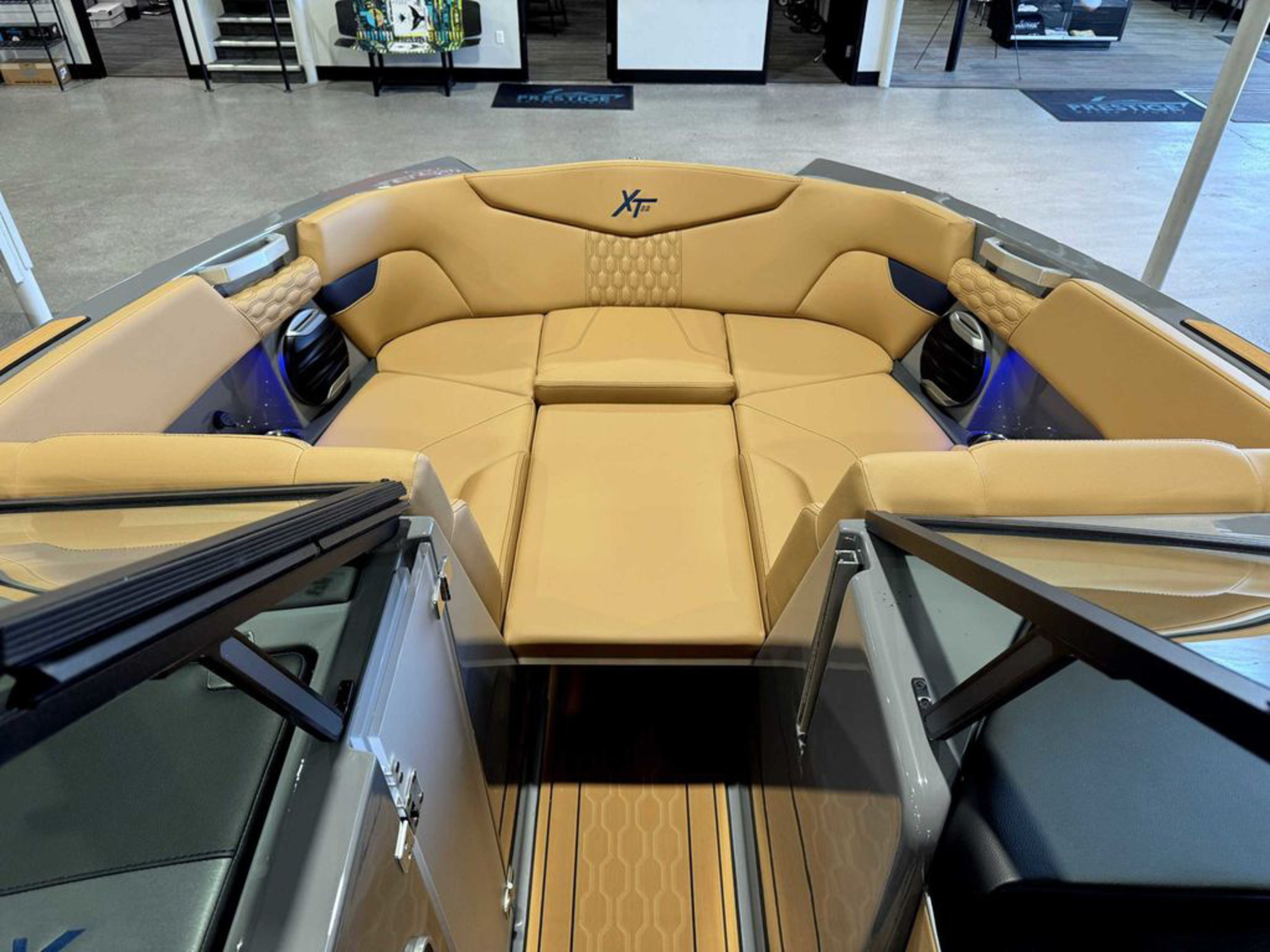 2026 Mastercraft XT22