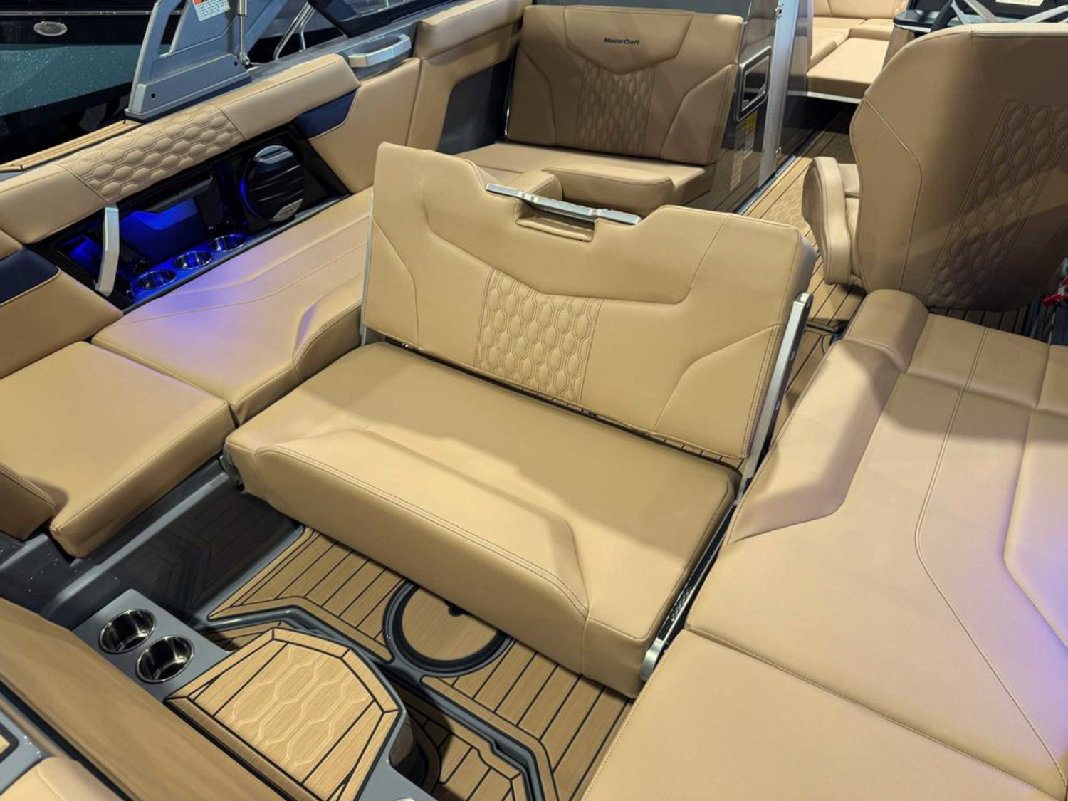 2026 Mastercraft XT22