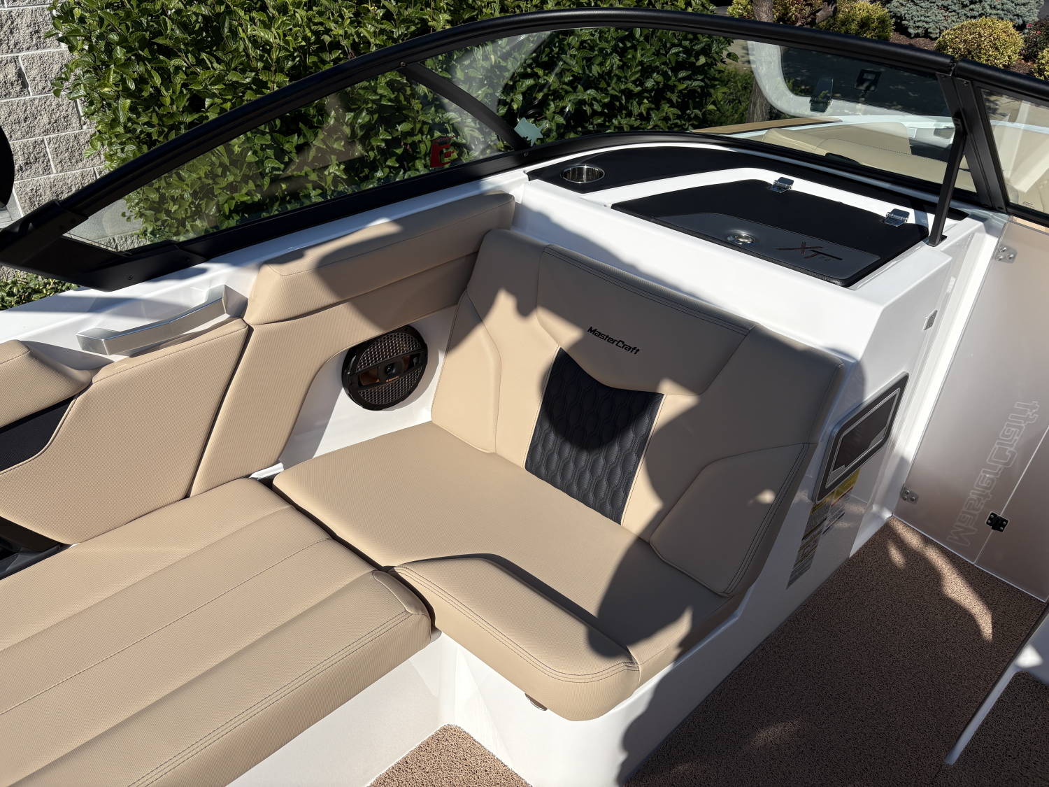 2023 MasterCraft XT22