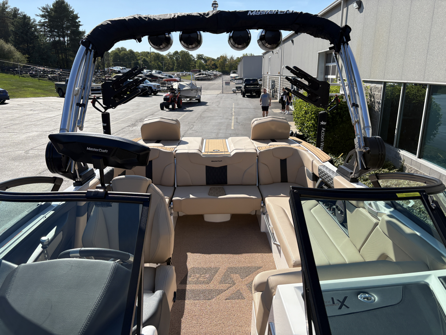 2023 MasterCraft XT22