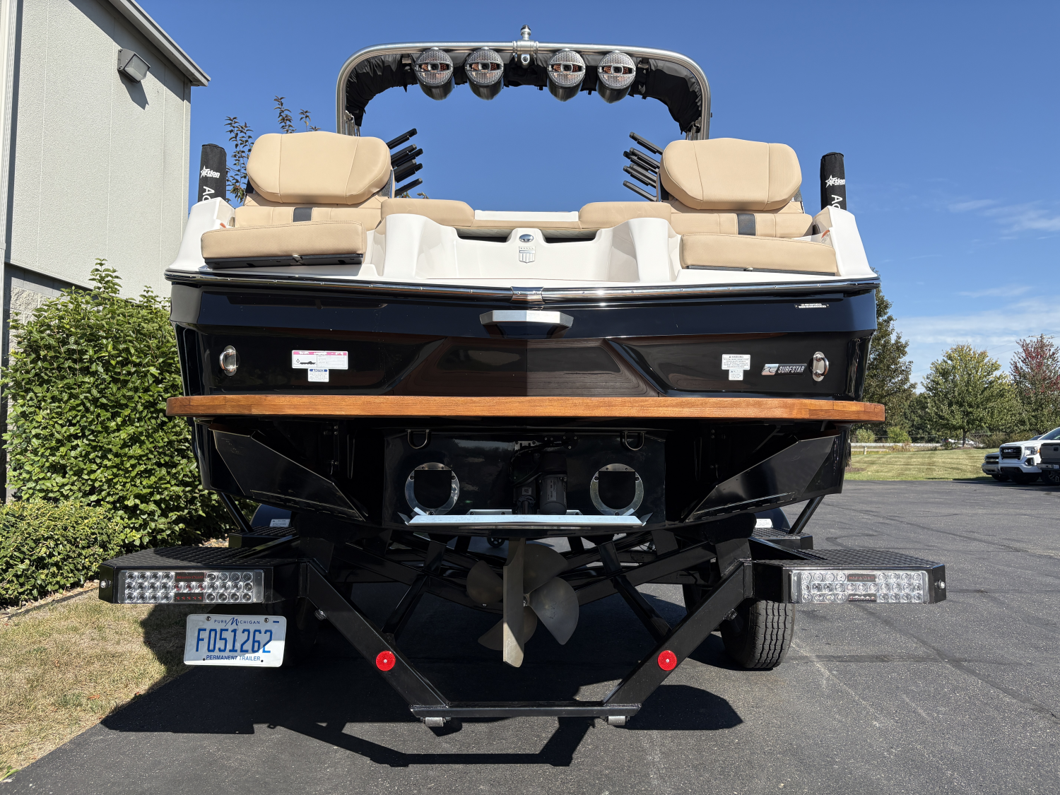 2023 MasterCraft XT22