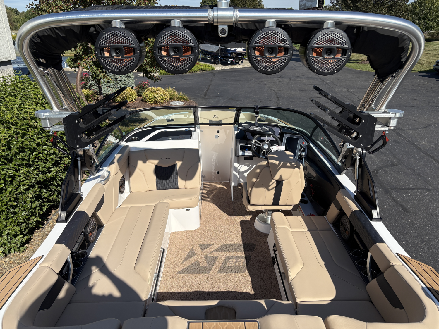 2023 MasterCraft XT22