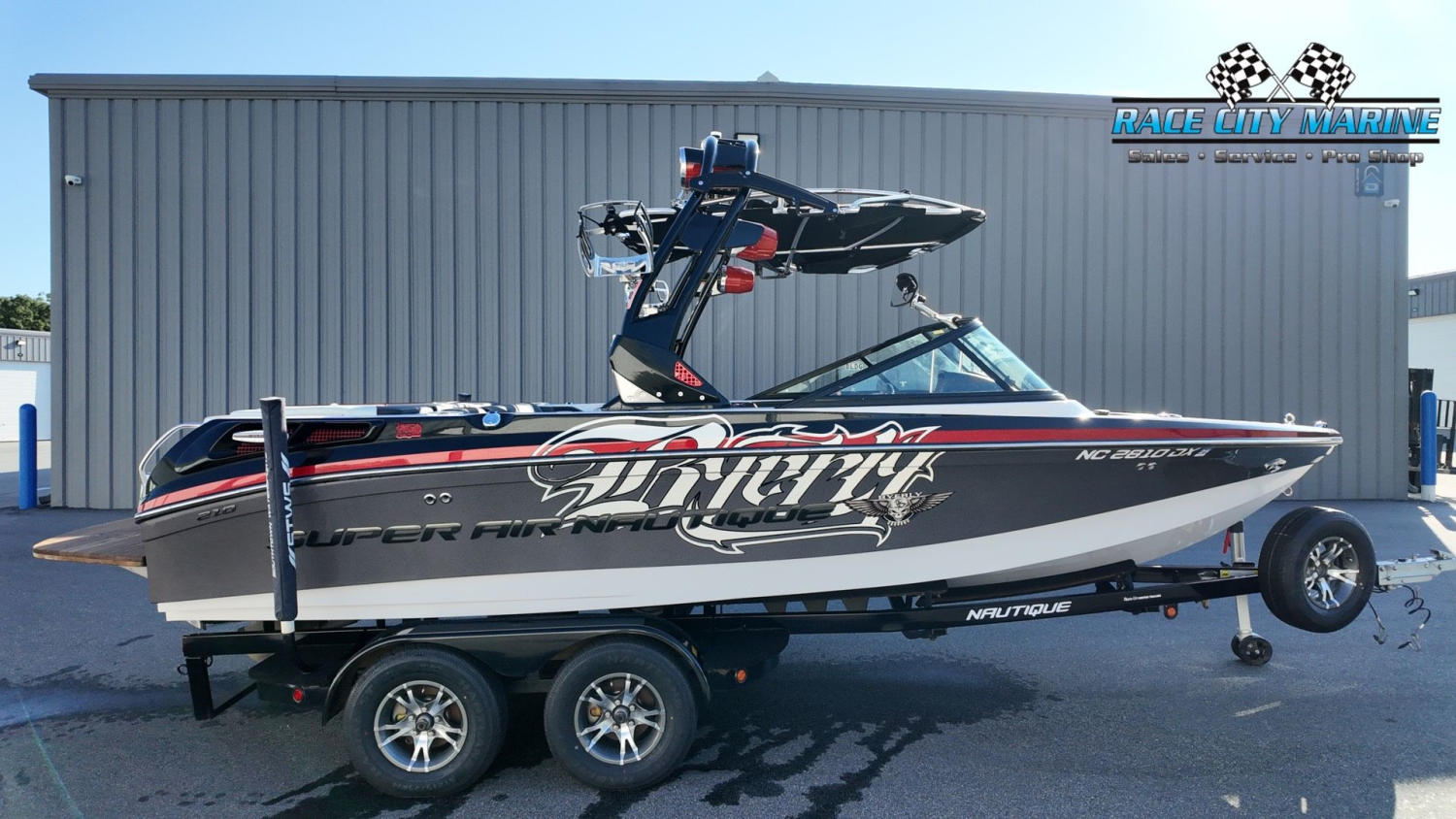 2012 Nautique 210