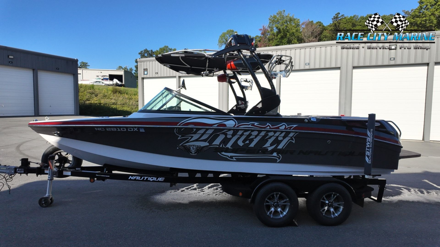 2012 Nautique 210