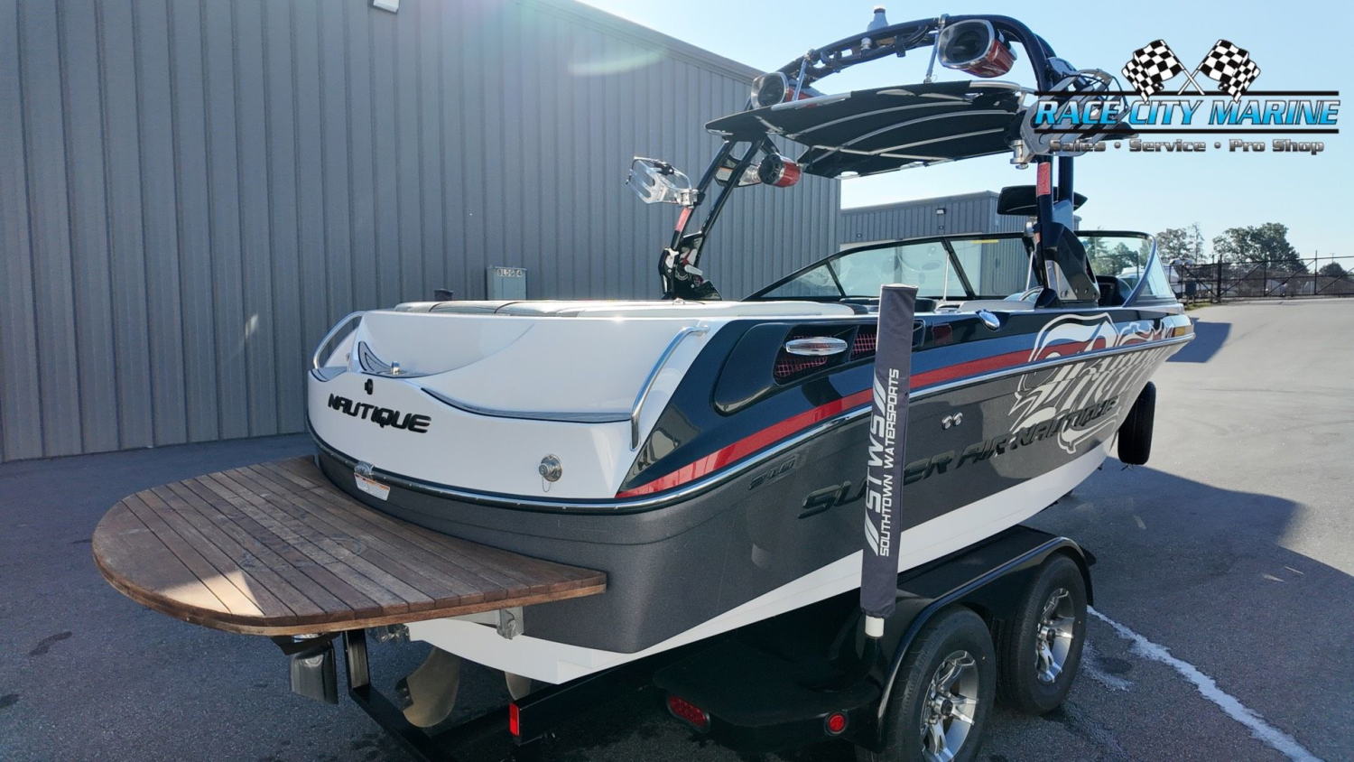2012 Nautique 210