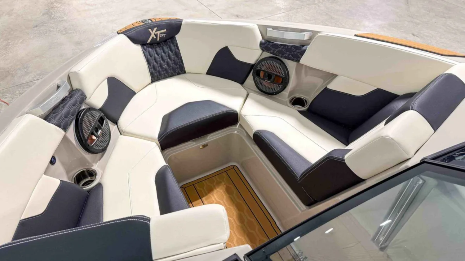 2025 MasterCraft XT22T