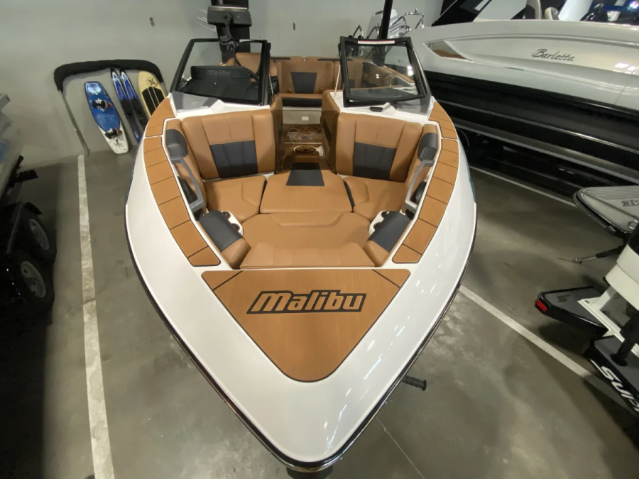 2025 Malibu Boats Wakesetter VTX for sale in Canby, Oregon