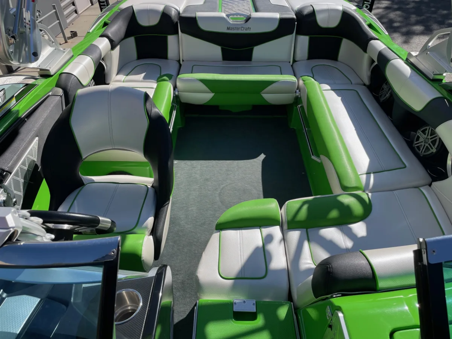 2013 MASTERCRAFT X-STAR W/7.4L 522HP POWER PLANT.  ONLY 247 HOURS