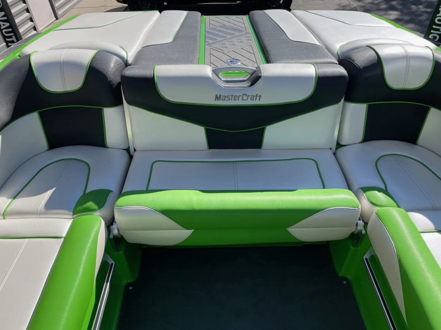 2013 MASTERCRAFT X-STAR W/7.4L 522HP POWER PLANT.  ONLY 247 HOURS