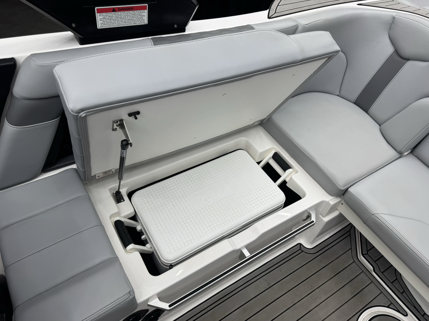 2022 MasterCraft XT22