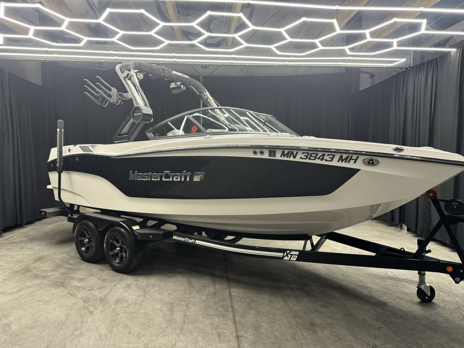 2022 MasterCraft XT22