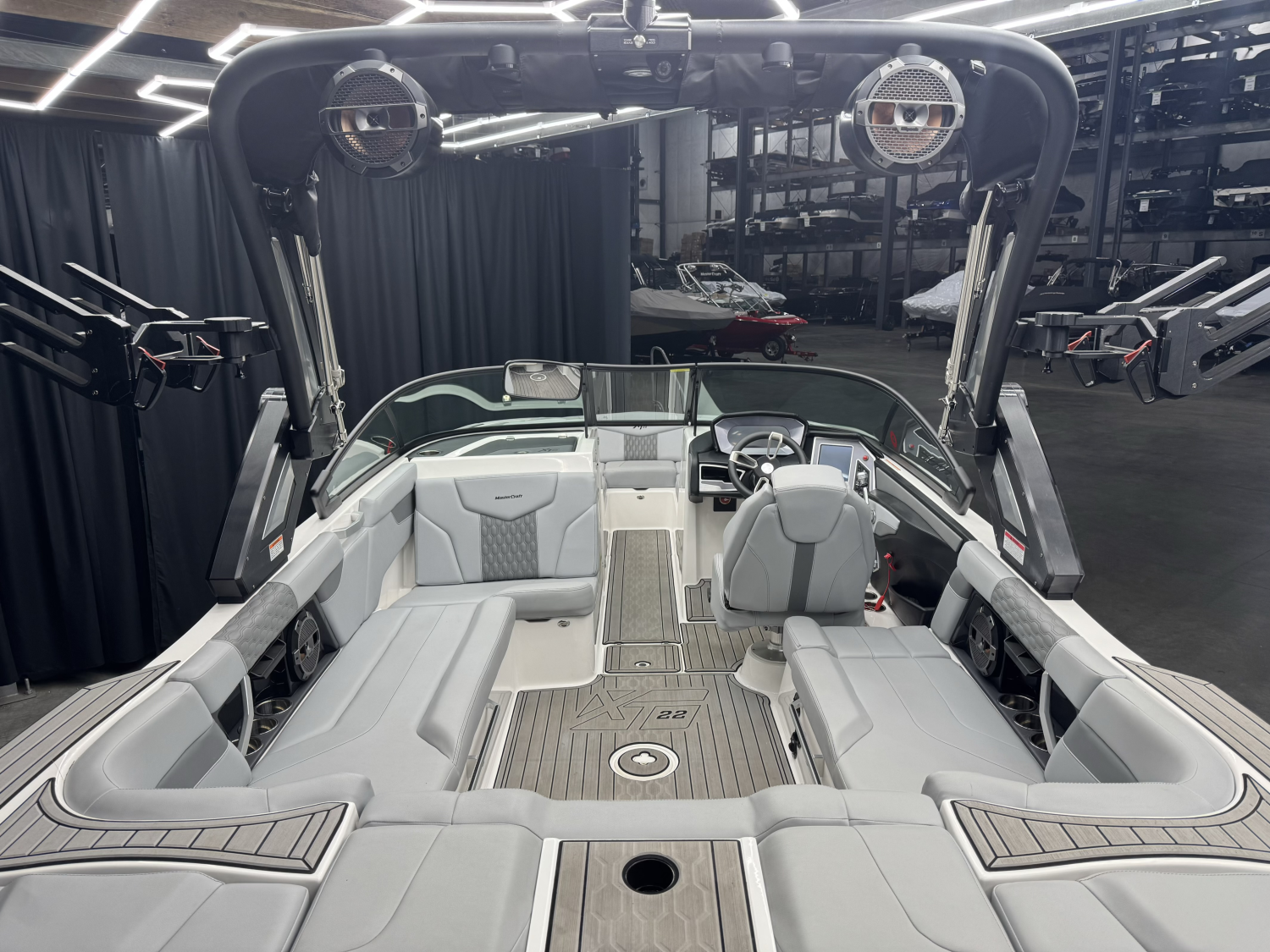 2022 MasterCraft XT22