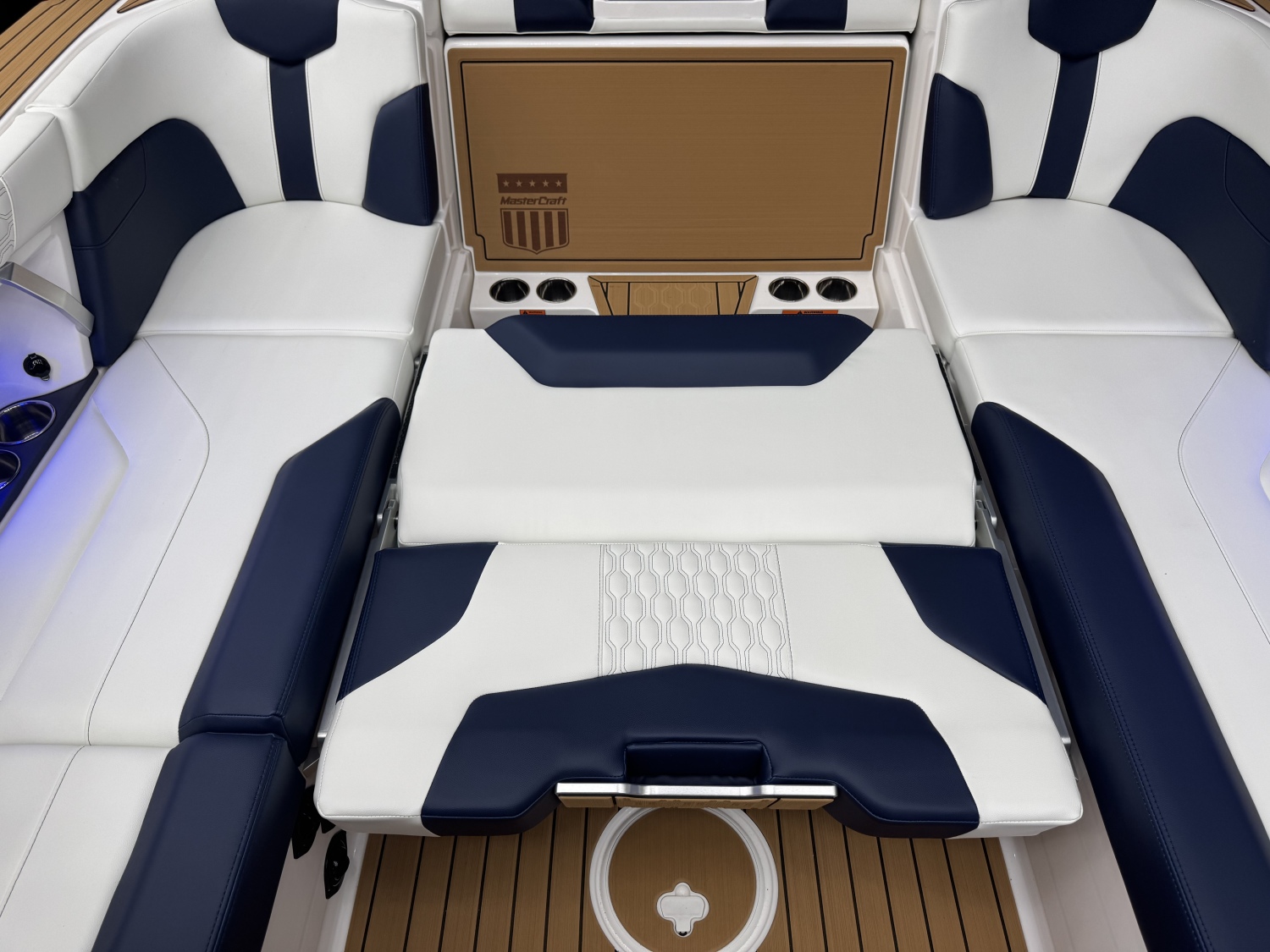 2026 MasterCraft XT23