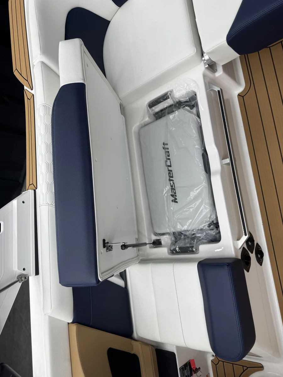 2026-mastercraft-xt23-110655-image21