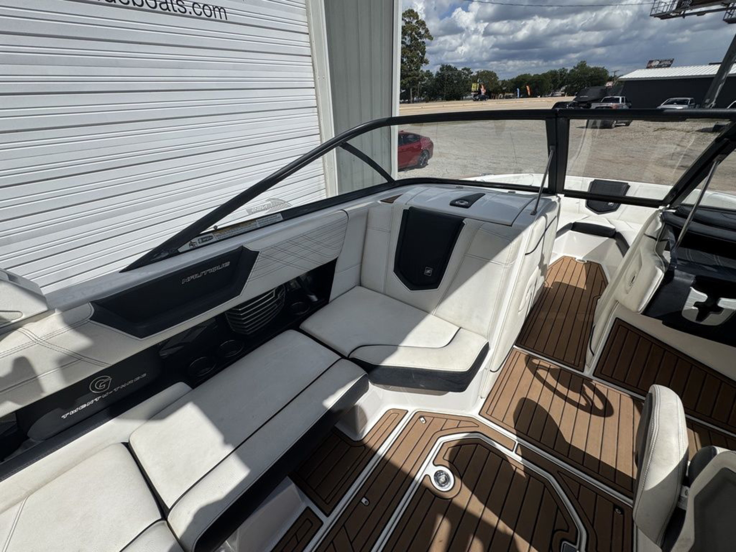 2018 Nautique G23