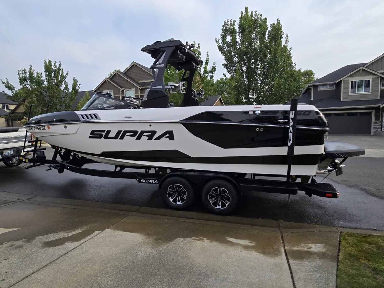 2021 Supra SE 550**lake limo!**