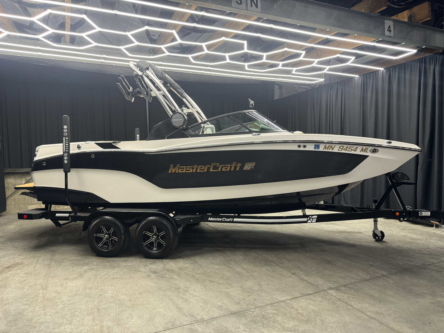 2022 MasterCraft XT22