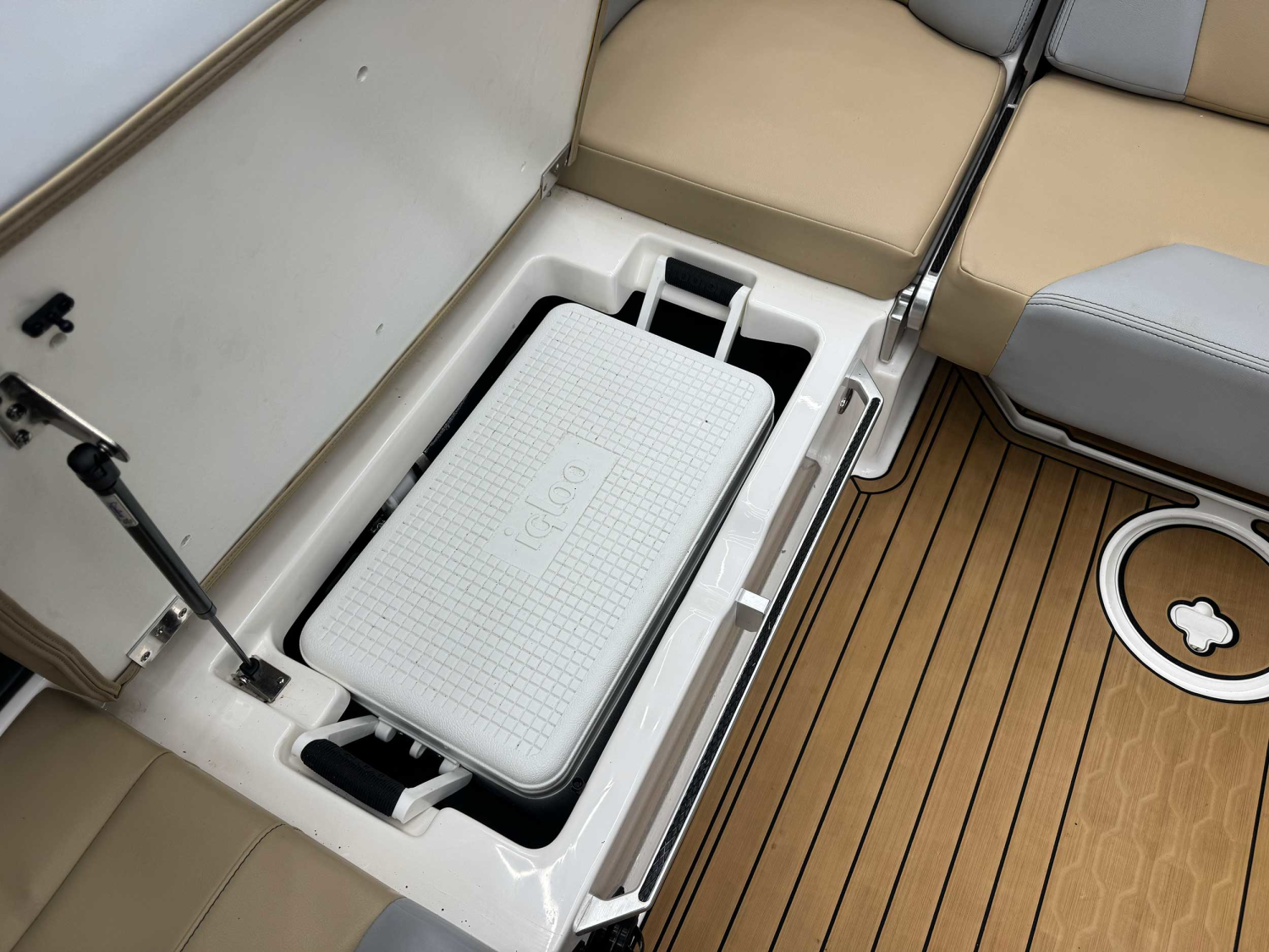 2022 MasterCraft XT22