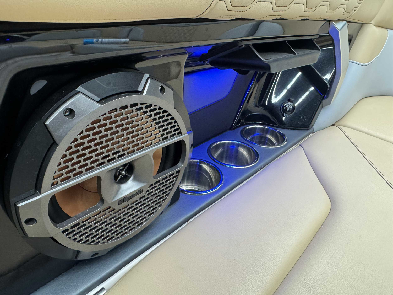 2022 MasterCraft XT22