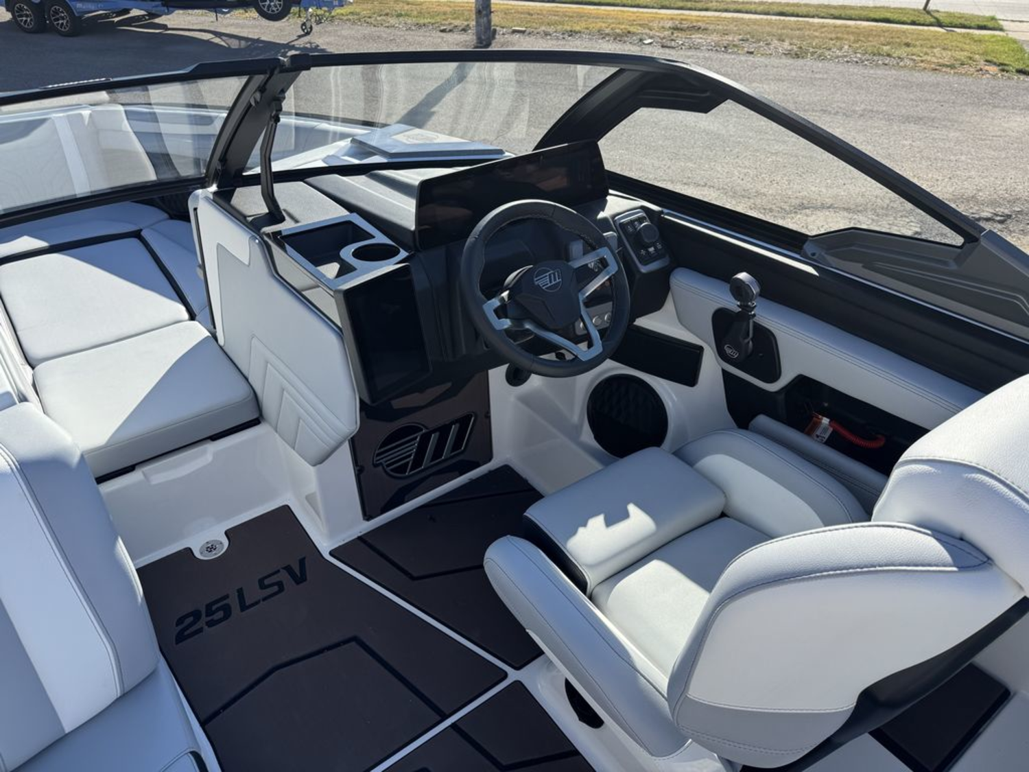 2026 Malibu Boats 25 LSV
