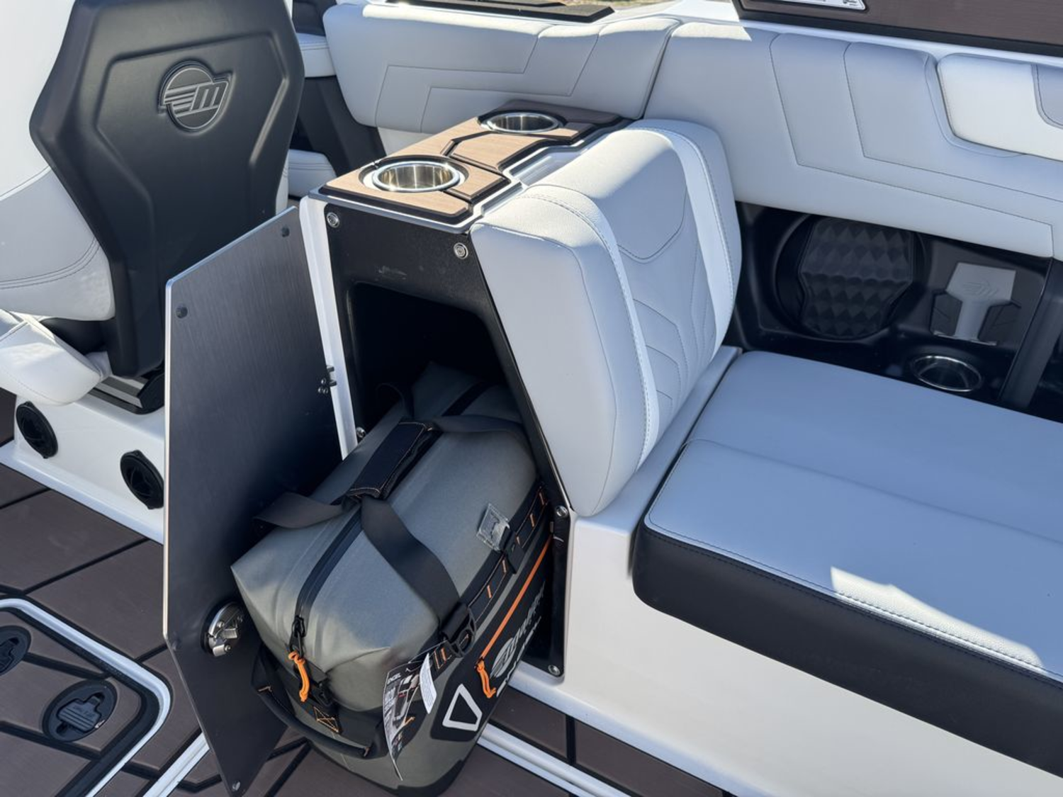 2026 Malibu Boats 25 LSV