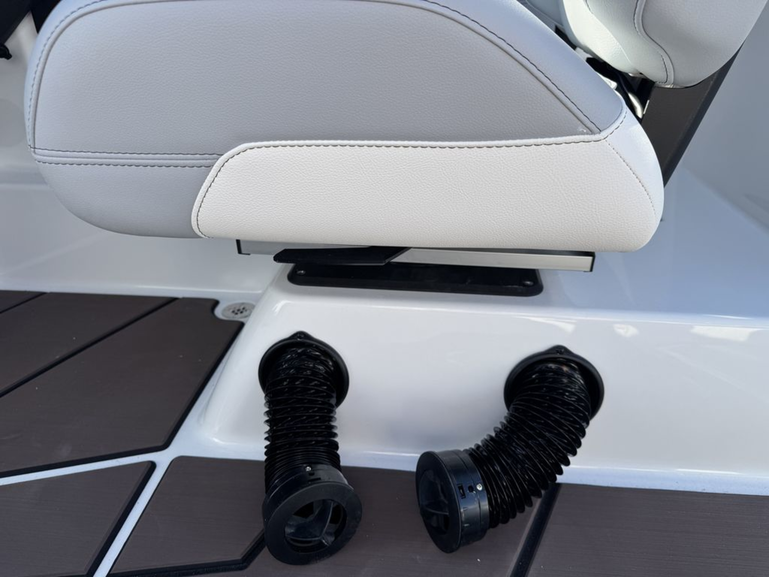 2026 Malibu Boats 25 LSV