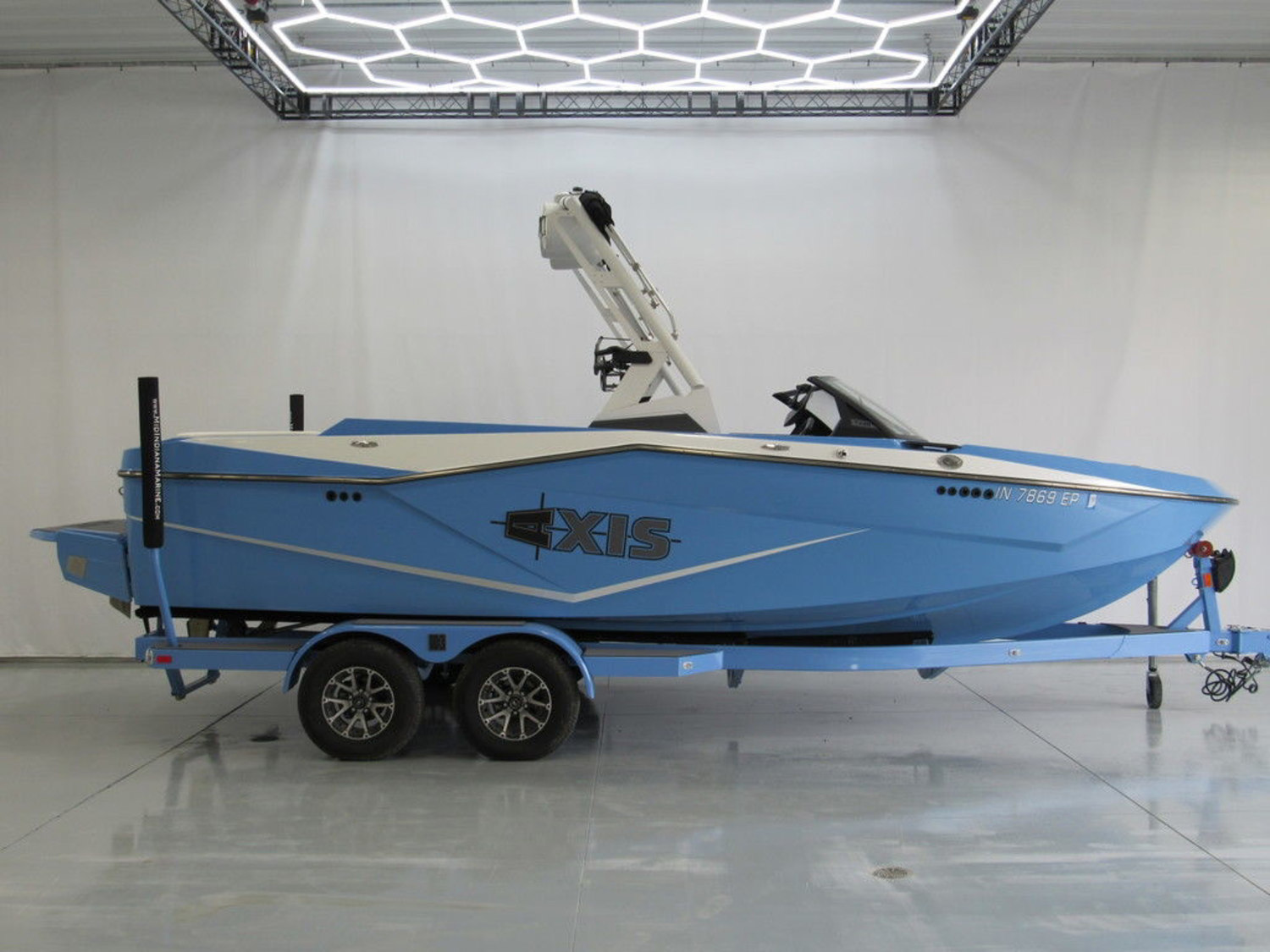 2024 Axis Wake Research T220